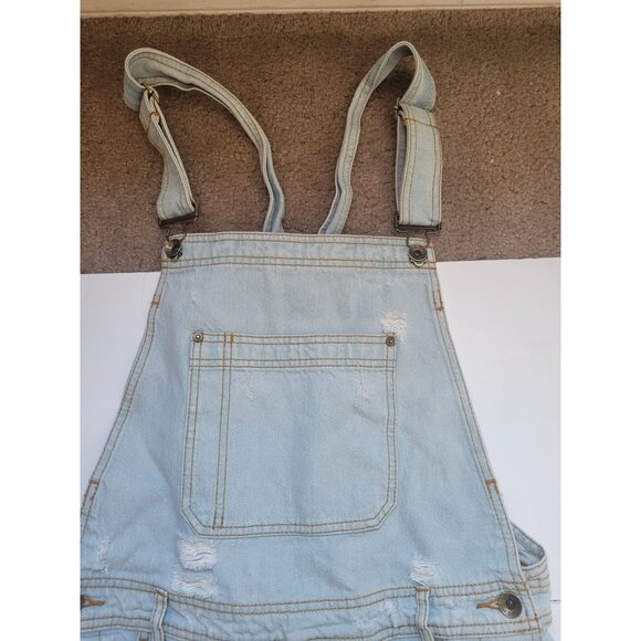 Urban Outfitter BDG Lightwash Distressed Overalls Size 31 W Casual Boho Hippie - Picture 3 of 9
